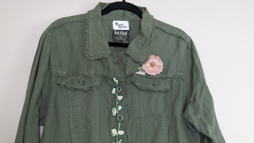 Green crop lightweight jacket with floral lace