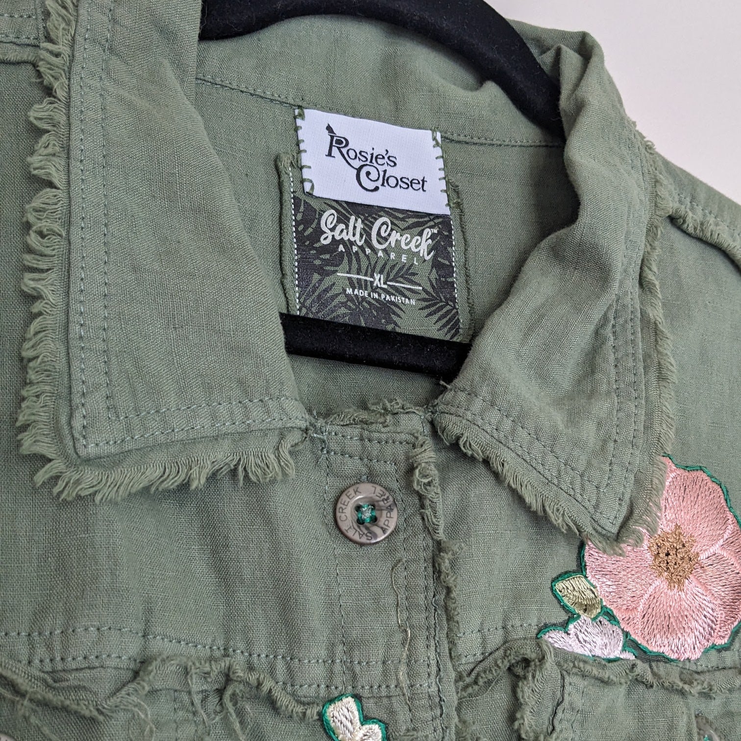 Green crop lightweight jacket with floral lace