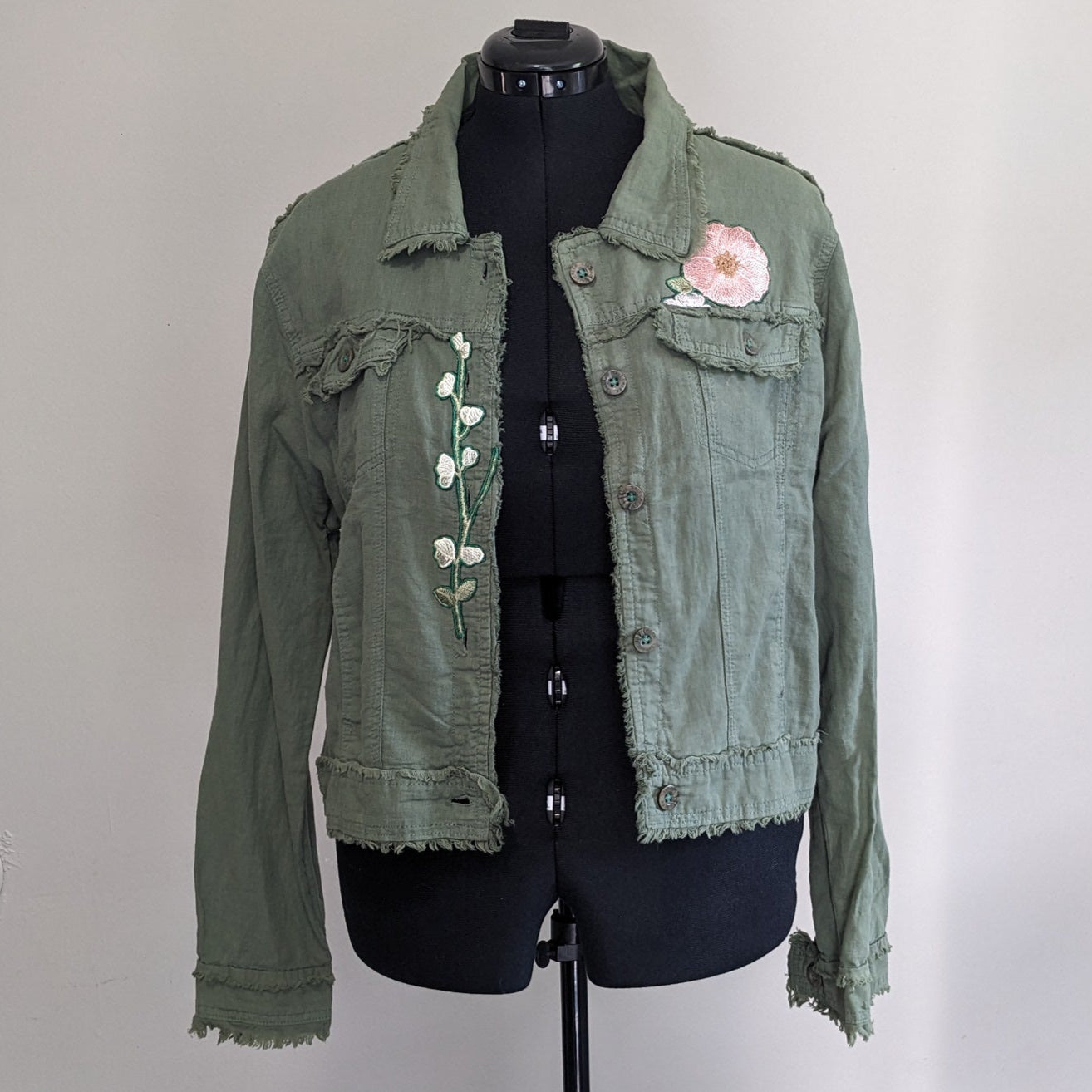 Green crop lightweight jacket with floral lace