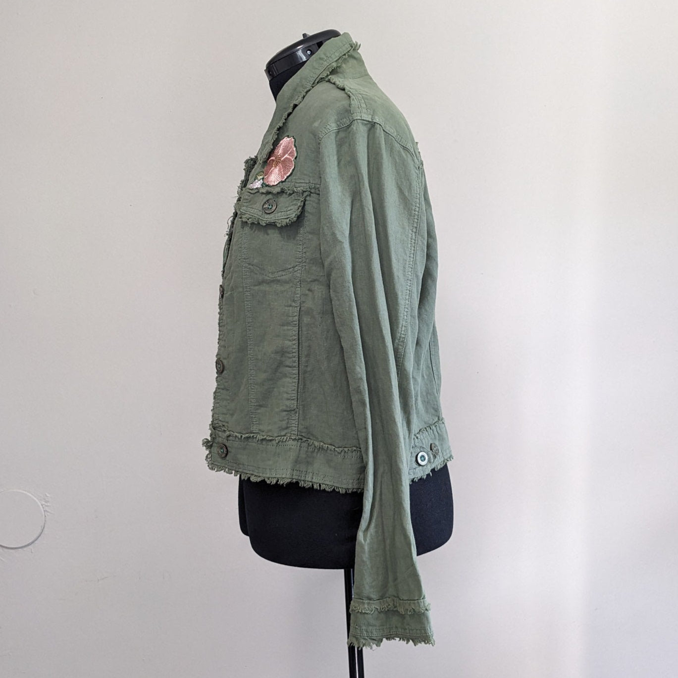 Green crop lightweight jacket with floral lace